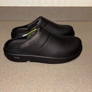 OOFOS Men's Black Clogs Size 9